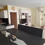 Gelijkvloers In Hartje Apartment