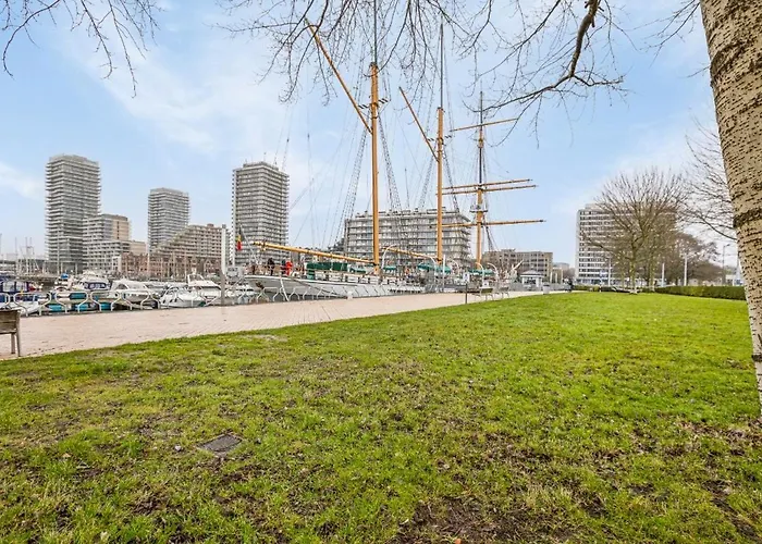 Апартаменты Gelijkvloers In Hartje